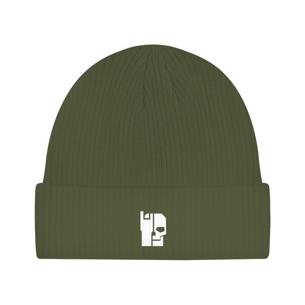 BnU Basic Beanie in Olivgrün, gerippte Strickmütze mit weißem Logo vorn